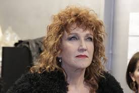 Her greatest hits are the songs quello che le donne non dicono, i treni a vapore and belle speranze. W5kmzkletckgam