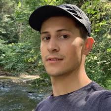 Derek Maloney's Instagram, Twitter & Facebook