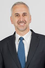 Andrew Bateman's Instagram, Twitter & Facebook