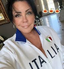 Kim Kerns's Instagram, Twitter & Facebook