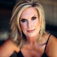 Candace Denney's Instagram, Twitter & Facebook