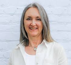 Elizabeth Durkin's Instagram, Twitter & Facebook