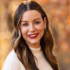 Kori Keller's Instagram, Twitter & Facebook