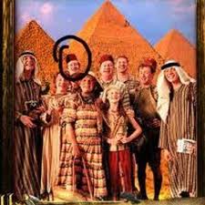 U harry potteru i plamenom peharu za charlieja je rečno da ima lice koje odražava njegovu dobru narav te ima toliko. Charlie Weasley Charlieweasley Twitter