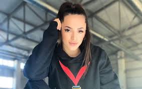 Larisa iordache, calificata la jo de la tokyo, a obtinut in finala nota 13,366, fiind urmata de diana varinska (ucraina) si de zeyna ibrahim. 8b2f93d98d7ocm