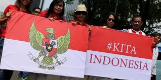 Menurut sejarah, peletakan semboyan bhineka tunggal ika pada kaki burung garuda tersebut merupakan gagasan dari presiden soekarno. Arti Penting Bhinneka Tunggal Ika Halaman All Kompas Com