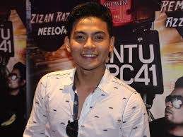 Izzue islam, mira filzah, sasqia dahuri, delimawati, kazaruddin saisi, bell ngasri, niena baharun, syazuwan hassan, taufiq hanafi, jaja iliyes drama ops cinta din sardin. Biodata Izzue Islam Pelakon Drama Ops Cinta Din Sardin Lokmanamirul Com