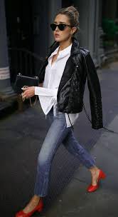 Calça Jeans E Jaqueta De Couro 10 Looks Imperdiveis Com Jaqueta De Couro Guita Moda Ideias Fashion Roupas Com Jaqueta De Couro Saltos Baixos