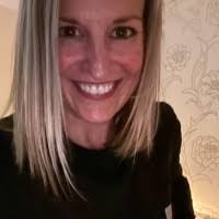 Lindy Mueller's Instagram, Twitter & Facebook