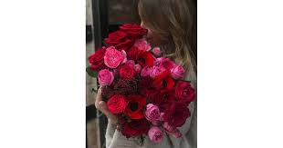 Most people do not consider flower meanings before gifting flowers. What Does The Number Of Roses Given Mean Popsugar Love Sex