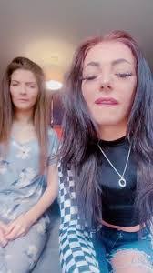 Ashleigh Barry's Instagram, Twitter & Facebook