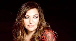 Είναι μία από τις κορυφαίες ελληνίδες τραγουδίστριες της εποχής μας. To Twitter Syntonisthke Sthn Kaith Garmph Meta Thn Anastash Kai Thn Apo8ewse Sputnik Ellada