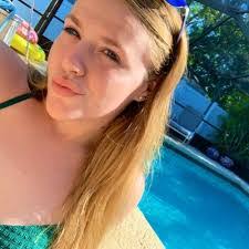 Amber Hilliard's Instagram, Twitter & Facebook