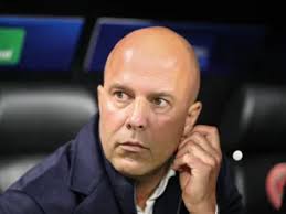 Mike Pollitt signs Wigan Athletic extension