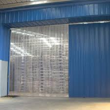 Les rideaux sont faits des lanières en pvc (transparent ou coloré) superposées et installées sur la structure métallique. Rideau De Lanieres De Pvc Souple Standard Lanierespvc Com
