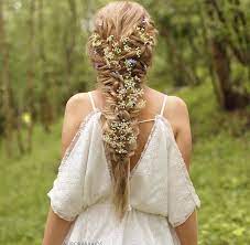 17 Awe Inspiring Everyday Hairstyles Ideas Coiffure De Mariage Moderne Cheveux De Mariee Coiffures Medievales
