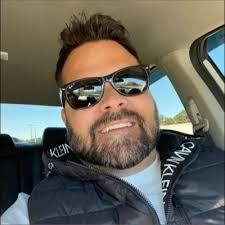 Michael Veasey's Instagram, Twitter & Facebook