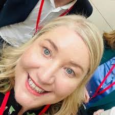 Amanda Keane's Instagram, Twitter & Facebook