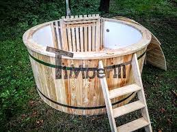 Minipiscine idromassaggio da esterno di diverse dimensioni per un relax assicurato in compagnia. Vasca Idromassaggio Jacuzzi Da Esterno In Resina