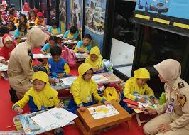 Gambar mewarnai untuk anak paud, tk dan sd sebagai contoh cara menggambar dan mewarnai. Jelang Harhubnas Dishub Gelar Lomba Mewarnai Pelita Sukabumi