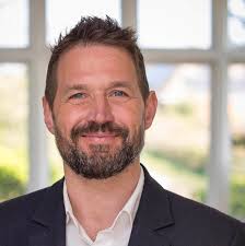 Alistair Appleton's Instagram, Twitter & Facebook