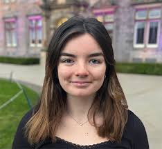 How to Build A Creative Writing Portfolio That Attracts Clients