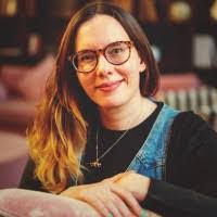 Laura Lindblad's Instagram, Twitter & Facebook