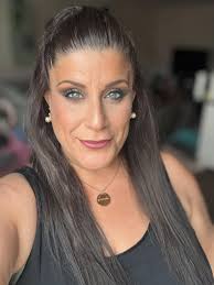 Combining solitude and companionship in life