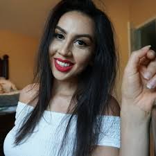 Maria Botello's Instagram, Twitter & Facebook