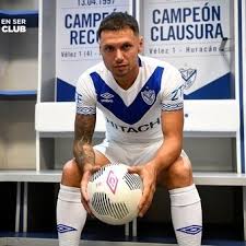 Mauro zárate es un jugador de fútbol de 34 años de argentina, (* 18/03/1987 en morón, argentina). El Pedido De Dos Multicampeones De Velez A Mauro Zarate