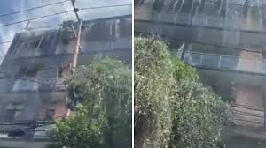 Una forte scossa sismica ha colpito il messico, causando almeno una vittima. Terremoto In Messico Ecco Come L Acqua Della Piscina Viene Giu Dal Tetto Corriere Tv