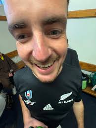 ➡️ Swipe for end season court session shenanigans 👩‍⚖️🏉 #nzrugby  #gayrugby #NZfalcons #inclusiverugby