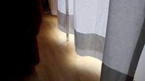 Haben sie den vorhang entsprechend gekürzt, legen sie das untere ende zweimal um und fixieren sie den saum mit stecknadeln. Vorhang Kurzen Teil 02 08 Lange Bestimmen Youtube