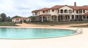 Kenya's most expensive home (costing around kes 600, 000, 000 or $ 6 500 000, which at the current exchange rate would set you back n2.6 billion) is located at the heart of the magnolia hills estate located in the lush suburbs of kitusuru, nairobi. Here Are Some Of The Most Expensive Houses In Kenya