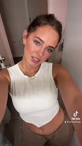 Corinne Langford's Instagram, Twitter & Facebook