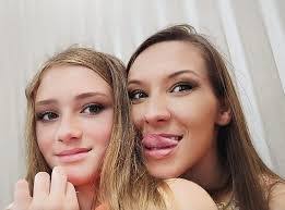 Amber Hassell's Instagram, Twitter & Facebook