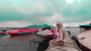 Pesan tiket pesawat dengan harga paling murah ke jakarta cgk mulai dari idr 122.562. Keliling Naik Perahu Di Waduk Darma Kuningan Cukup Bayar Rp 20 Ribu Tribun Travel