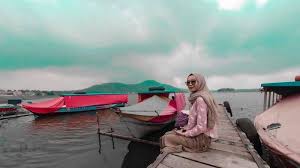 Objek wisata waduk darma di kuningan dipadati pengunjung saat momen libur panjang ini. Keliling Naik Perahu Di Waduk Darma Kuningan Cukup Bayar Rp 20 Ribu Tribun Travel