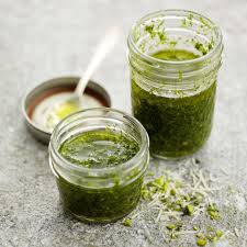 Pesto Vom Fenchelgrun Der Grune Wurzklassiker Mit Besonderer Note Fenchelgrun Und Pistazien Fein Hacken Dann Mit Geriebenem Sbrin Fenchel Pesto Fenchelkraut