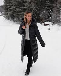 photo by puffer coat pics on june 30 2020 图片中可能有 1 位用户 雪 树和户外 daunenmantel bekleidung winterjacken