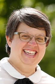 Carolyn Cusick's Instagram, Twitter & Facebook