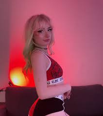 Eva Violet on X: New set out on my fanhouse♠️❤️‍🔥🃏  t.coNPDXjxu5L9 t.co91ciNeAUZy  X