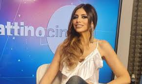Attrice di teatro, cinema e televisione. 24amg4ok1zyodm