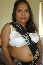 Aunty navel show, aunty navel pic, aunty navel in market. Mature Anty 40