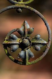Pin By Uschi Iseli On Rusty Metal Garden Gates Old Gates Rusty Metal
