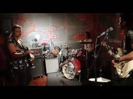 Download lagu assalamualaikum ustazah (4.62 mb) dan streaming kumpulan lagu assalamualaikum ustazah mp3 terbaru gratis dan mudah dinikmati, video klip assalamualaikum ustazah mp4, lirik lagu assalamualaikum ustazah full album. 5 24 Mb Khalifah Assalamualaikum Ustazah Cover Download Lagu Mp3 Gratis Mp3 Dragon