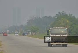 Pencemaran udara merupakan kehadiran satu atau lebih substansi fisik, kimia, atau biologi di atmosfer dalam jumlah yang dapat membahayakan kesehatan manusia, hewan, tumbuhan, dan mengganggu estetika serta kenyamanan. Berita Harian Pa Twitter Keadaan Jerebu Di Sekitar Jalan Kampung Johan Setia Klang Dengan Bacaan Indeks Pencemaran Udara Ipu Pada Jam 10 Pagi Adalah 160 Iaitu Paras Tidak Sihat Foto Faiz