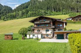 Herzlich willkommen im 2011 komplett renovierten gästehaus bergblick. Haus Bergblick Online Buchen In Mayrhofen Schwendau