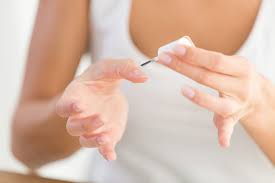 Pousse des ongles, composition, rôle, maladies. Soins Des Ongles Pourquoi Et Comment Utiliser Une Huile P Top Sante