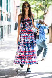 L'abito perfetto cambia con te a seconda delle occasioni e di come ti senti. Come Abbinare Le Sneakers Ad Abiti Eleganti Lunghi Corti Yes You Can